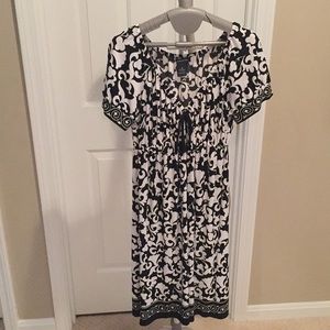 Black and white sort Sleeve dress